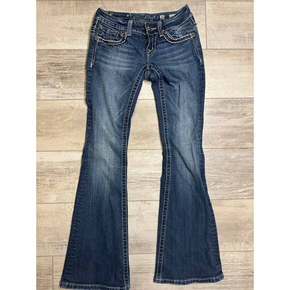 Miss Me Embroidered Bling JE544OF3L Flare Jeans Size 25
Stitched - Picture 3 of 5